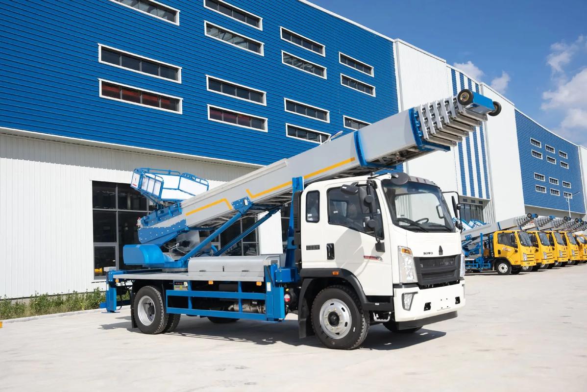 融水出租云梯车高空作业车 建筑垃圾搬运